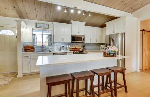 Clear Lake Gem on Canal with Dock Dogs Welcome! - Foto 11