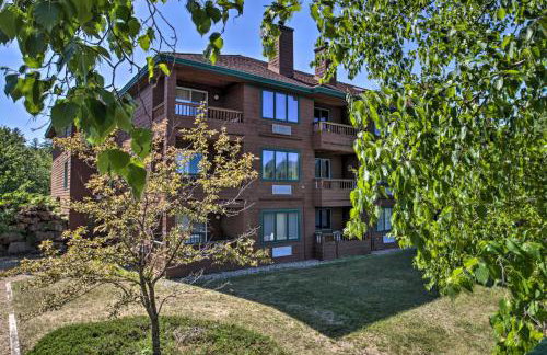 Resort Condo with Lake and Pool about 5 Mi to Flume Gorge! - Foto 22