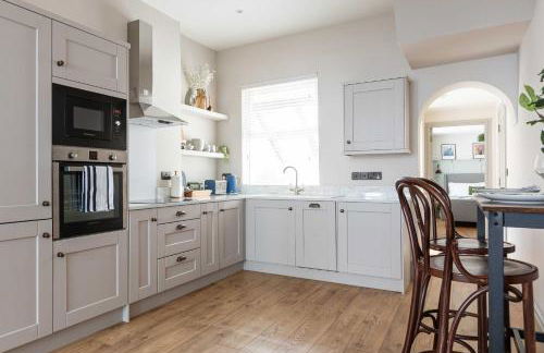 1BR-3BR Apartments in Bangor, Mins to Seafront & High St - Foto 20