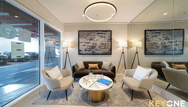 Coin salon dans le hall