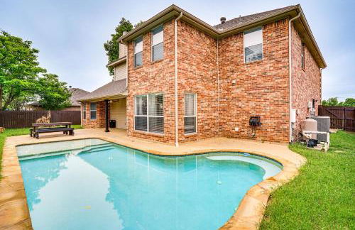 2 Mi to Old Town Spacious Burleson Vacation Home - Foto 3