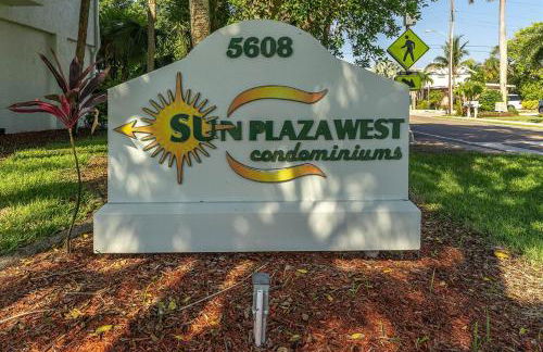 Sun Plaza by Coastal Chic Vacations - Private Beach Access with Pool and Tennis - Photo 5