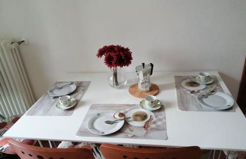 Between mountains and lake - Foto 38