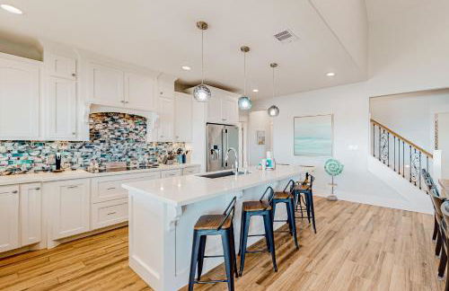 Stunning Beachfront Cargo Lift Sleeps 14 - Foto 20