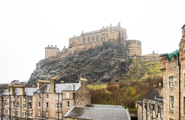 JOIVY Gorgeous Two Bedroom Apartment With Castle Views - Foto 18