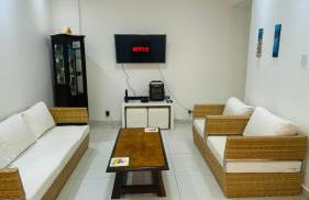 Apartamento com varanda Gourmet na praia da enseada - Foto 5