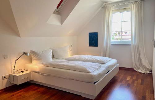 Ferienwohnung Seeblick - exklusive Wohnung in erster Reihe mit Balkon und Seeblick - Photo 3