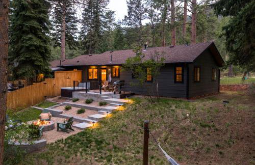 Riverside Luxury Cabin with Hot Tub, Fire Pit, Patio, by Forest & Peak Retreats - Foto 35