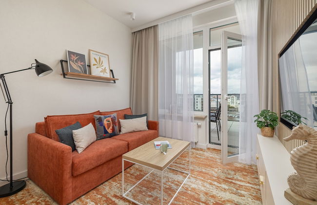 Bel Mare Apartment w/ Balcony by Renters - Foto 1