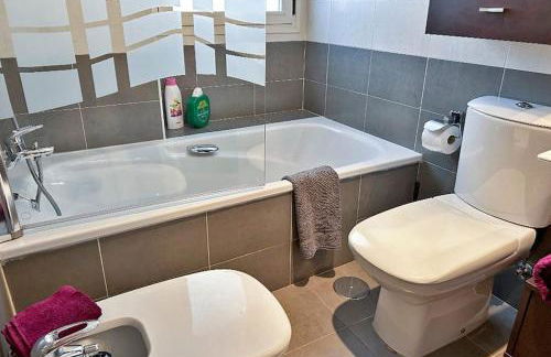 Piso bajo 3 habitaciones 2 baños y gran terraza - Foto 13