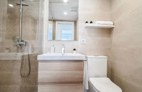 NUEVO, a 70 metros de la playa y con vistas al mar - Foto 23