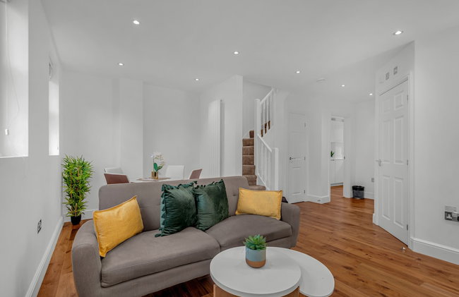 MySquare Vibrant and Sleek 2 Bed Apartment in Artillery Lane - Foto 21