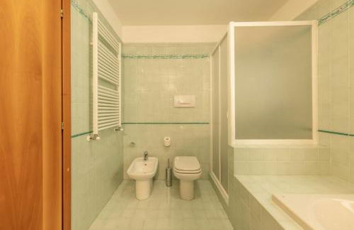 Casa Cavina, ampia con giardino e garage - Foto 12