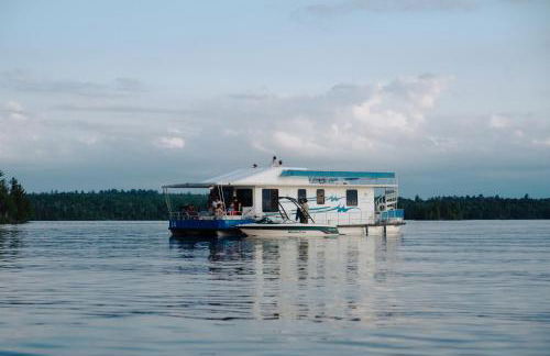 Luxury FlyBridge Houseboat - Captain Choice - Premium Wilderness Cruising - High Internet Speed - HB14 - Foto 13