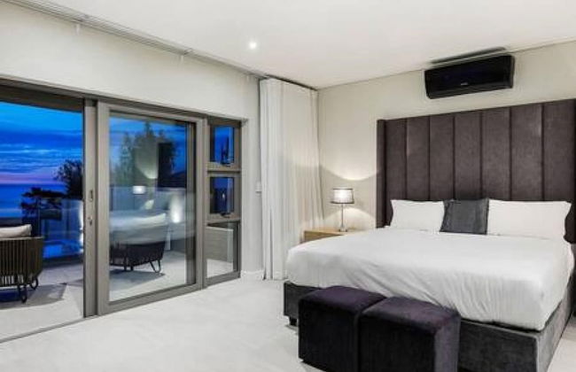 Large 9 Bedroom Villa in Camps Bay w Pool Apostles Views - Photo 17