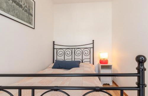 Privates Apartment mit Bad, Küche, Sofa & Balkon - Foto 8