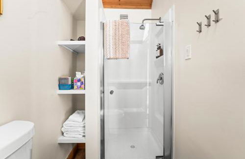 Historic Home and Cottage with Seaport View - Foto 41