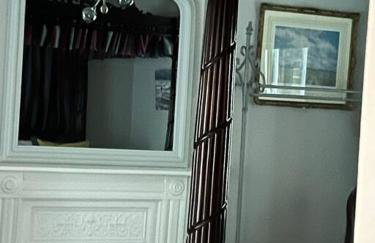 Stunning Cromer beach house with sea views - Photo 29