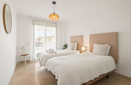 Family Friendly 2BR in Casares Pool and Padel Fun - Foto 13