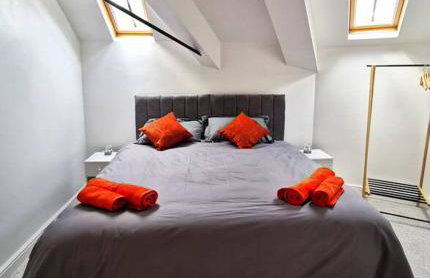 Stylish apartment in the centre of Hebden Bridge. - Photo 11