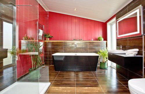 Pomegranate, Hot Tub, Wi-Fi - Photo 22