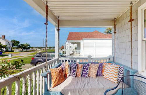 Dog-friendly cottage across from the water in a walkable neighborhood - Foto 21