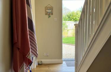 'BRAMLEY FALL COTTAGE' NEW AVAILABILITY - Attached Cottage,3 Bedrooms-1 on ground level, SLEEPS 6-2 Bathrooms, Wittering and Chichester easy drive, Child friendly,Small Breed Dog Friendly 2 max, Parking-EV Point - Foto 18
