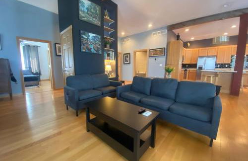 Suite A 2 BR w/ Bridge St. view - Foto 42