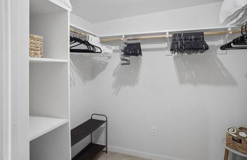 15 min to JT Park Hot Tub Cute Design Full Kitchen - Foto 15