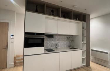 London Heathrow Airport Apartment Voyager House Terminal 12345 - EV electric and Parking available - Foto 8