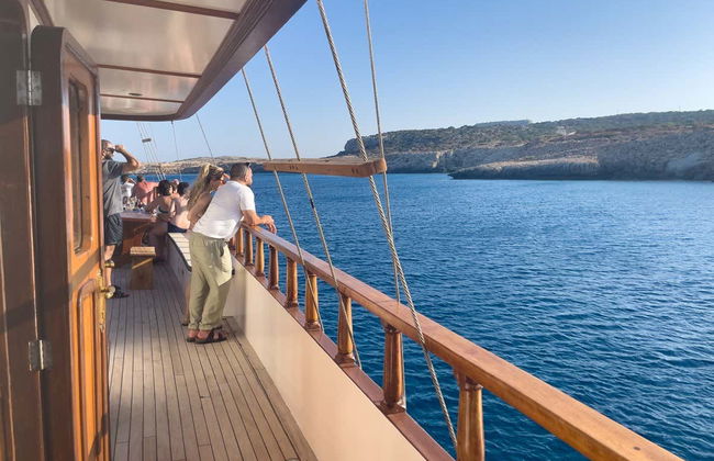 Paseo en barco al atardecer por Protaras - Foto 6