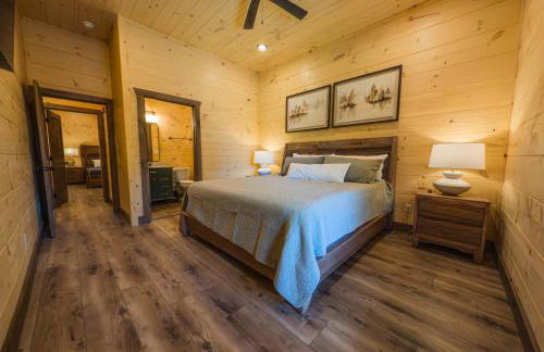 Luxury 12-Bedroom Cabin with Indoor Pool, Hot tub & Movie Theater, Sleeps 36 - Foto 32