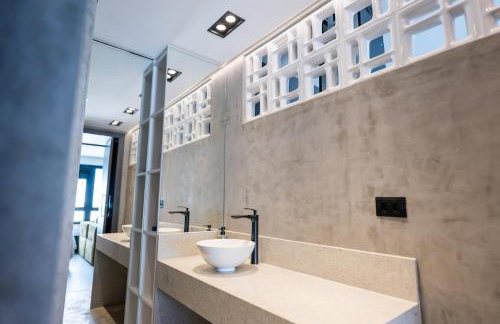 Studio moderno e completo com ótima localização - Foto 9