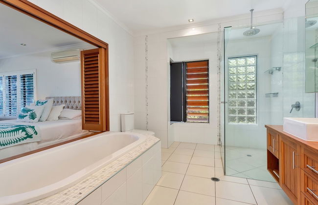 Seascape Luxury Beachfront Holiday House - Foto 13