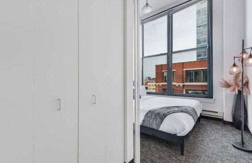 West Loop - City Views With In & Out Parking 2 - Photo 29