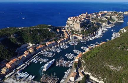 Magnifique T3 les hauts du port Bonifacio - Foto 27