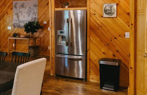 "Alpine Hills" Cozy Hideaway RRG Cabin w/ Hot Tub - Foto 9