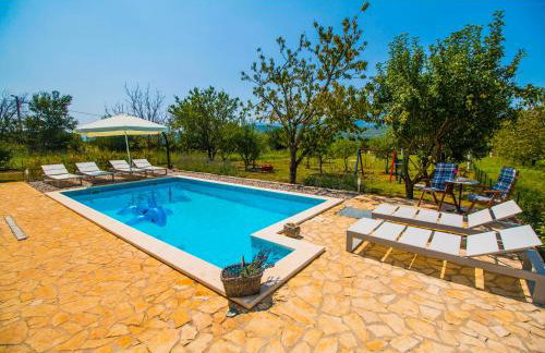 Villa Romansa near Split- heated pool peace, bbq - Foto 8