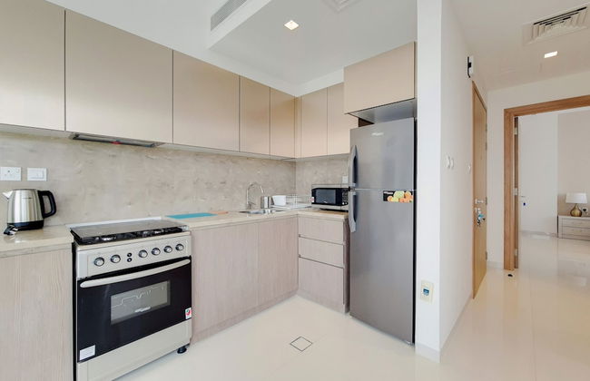 GreenFuture - Panoramic City View From This High-Rise Chic Condo - Photo 5