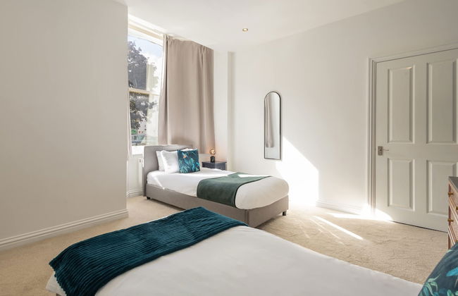 Host Stay Bond End - Photo 17