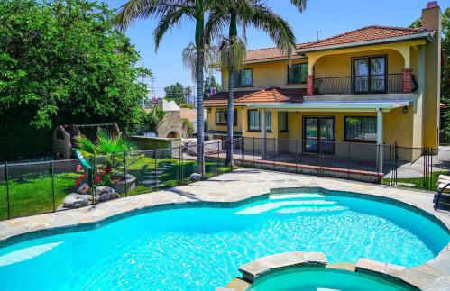 Gorgeous Villa with Private Heated Pool - Foto 1