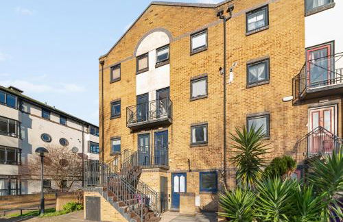 2BR Waterside Flat Parking WiFi Garden & DLR Nearby - Foto 21