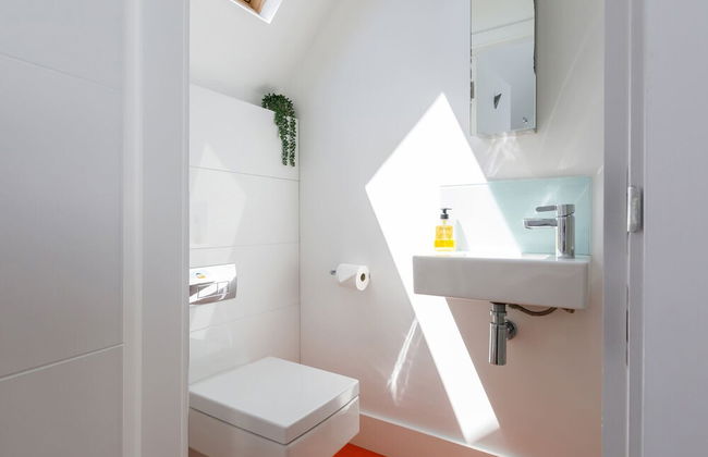 Gorgeous Home for 12 - Walk to Beach - Sea View - Photo 80