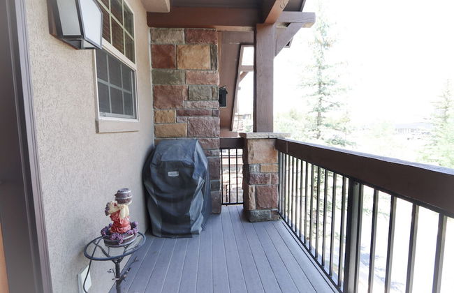 New Downtown Luxury Hideaway Skiing - Photo 29