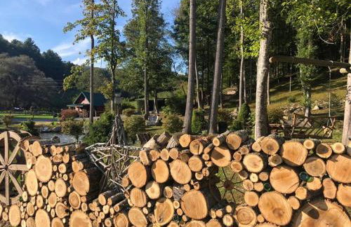 Petting Zoo! Hot Tub, 15 acres, stream & Romance! - Foto 48