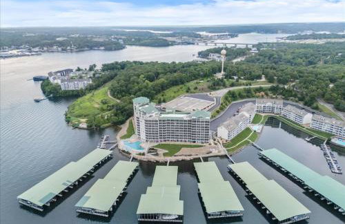 Modern Decor, Views, Grill, Workstation, Boat + 2 PWC Slips & Resort-Style Amenities - Foto 48