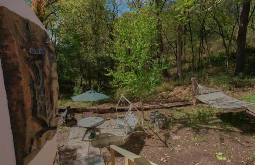 Vintage Lovers` Cabin with Jacuzzi & Lake Access - Foto 37