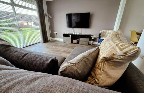 Dog Friendly Kessingland Chalet | Coastal Retreat - Photo 9