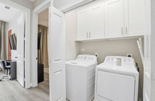 O26A Single Story 2BR Townhome King Beds Pet Friendly Houston - Foto 15