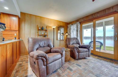 River-View Condo with Boat Slip in Welaka! - Foto 5